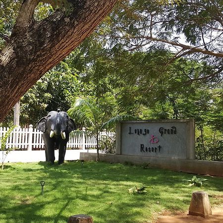 Lokuge Grand Resort Kataragama Eksteriør billede