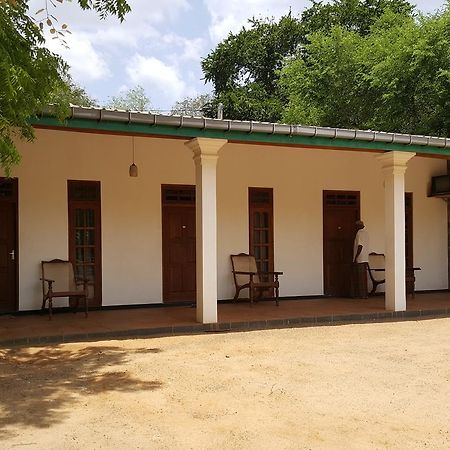 Lokuge Grand Resort Kataragama Eksteriør billede