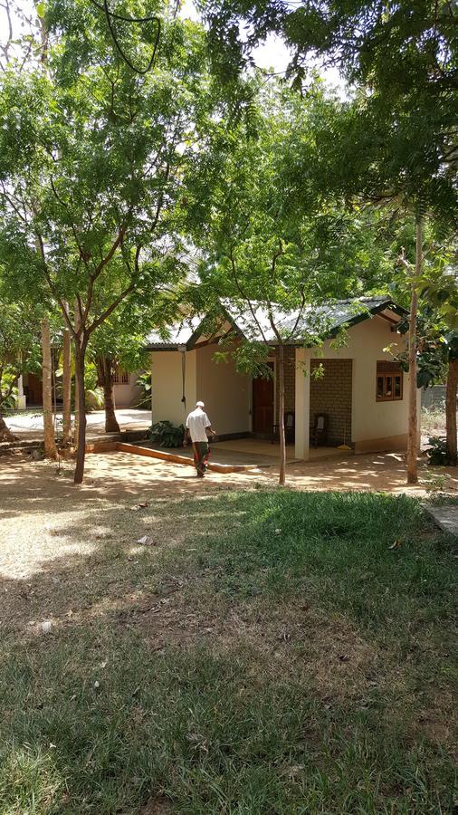 Lokuge Grand Resort Kataragama Eksteriør billede