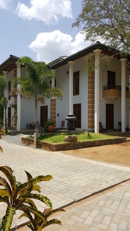 Lokuge Grand Resort Kataragama Eksteriør billede
