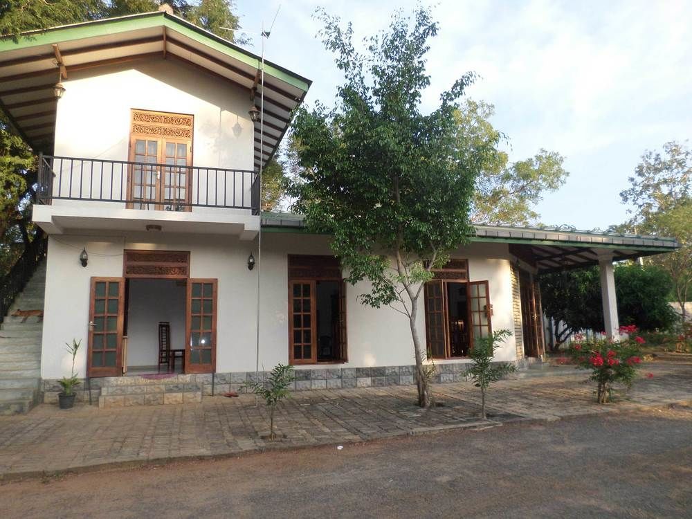 Lokuge Grand Resort Kataragama Eksteriør billede
